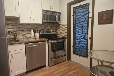 Condominio en venta en Hollywood, Florida, 2 dormitorios, 83.52 m2 № 1960449 - foto 7