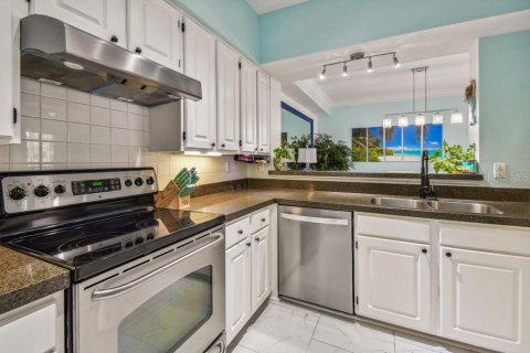 Condo in Tampa, Florida, 1 bedroom № 2095950 - photo 15