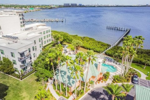 Condo in Tampa, Florida, 1 bedroom № 2095950 - photo 2