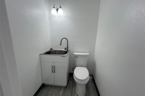 Commercial property in Clearwater, Florida 882.2 sq.m. № 2234903 - photo 10