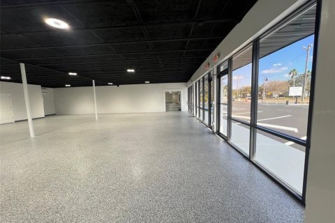 Commercial property in Clearwater, Florida 882.2 sq.m. № 2234903 - photo 13
