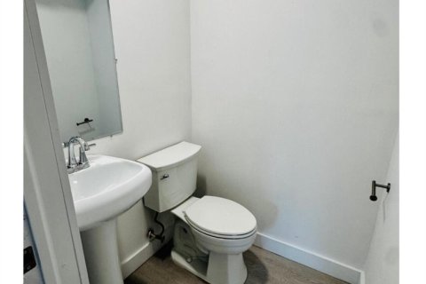 House in St. Lucie, Florida 4 bedrooms, 163.88 sq.m. № 2181584 - photo 29