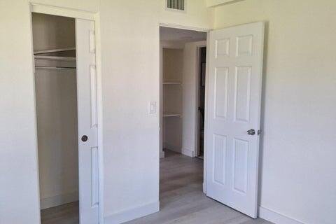 House in St. Lucie, Florida 4 bedrooms, 163.88 sq.m. № 2181584 - photo 18