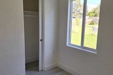House in St. Lucie, Florida 4 bedrooms, 163.88 sq.m. № 2181584 - photo 16