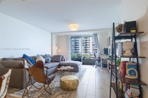 Condo in Miami, Florida, 1 bedroom  № 1923341 - photo 6
