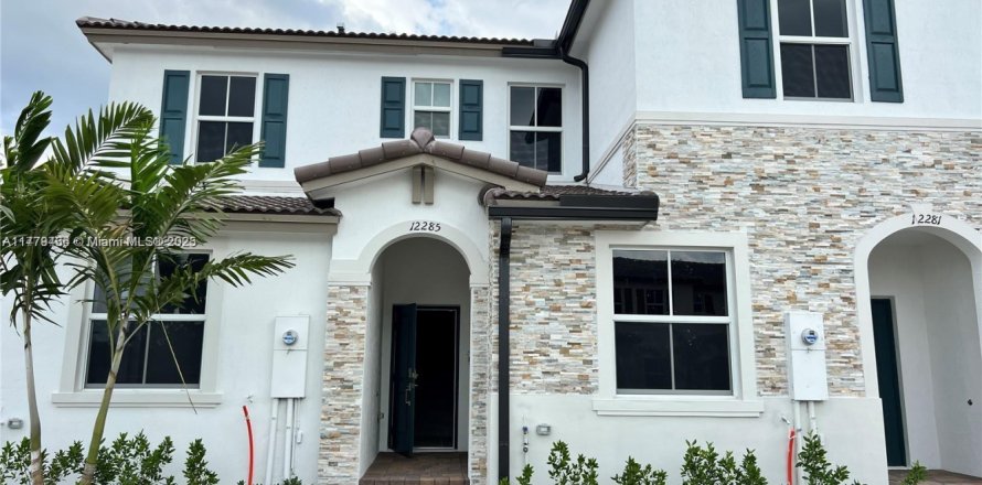 Casa en Miami, Florida 3 dormitorios № 1985671