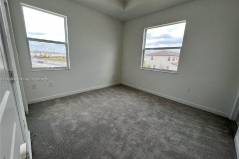 Casa en venta en Miami, Florida, 3 dormitorios № 1985671 - foto 19