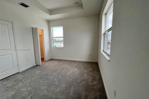 Casa en venta en Miami, Florida, 3 dormitorios № 1985671 - foto 13