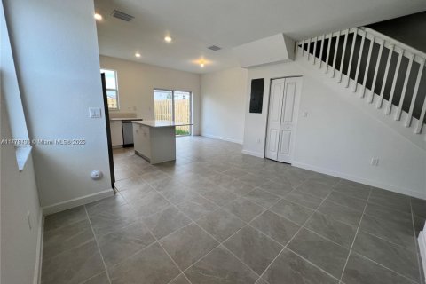 Casa en venta en Miami, Florida, 3 dormitorios № 1985671 - foto 7