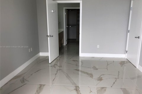 Condo in North Miami Beach, Florida, 2 bedrooms  № 2082403 - photo 4