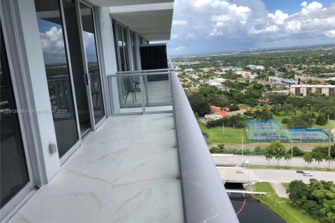 Condo in North Miami Beach, Florida, 2 bedrooms  № 2082403 - photo 7
