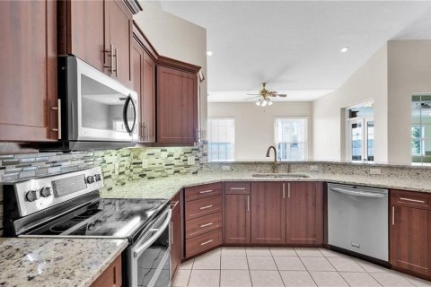House in Lakeland, Florida 3 bedrooms, 306.95 sq.m. № 1899408 - photo 4