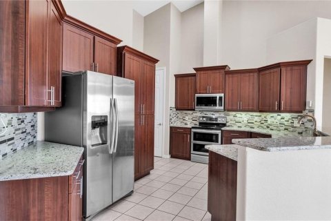 House in Lakeland, Florida 3 bedrooms, 306.95 sq.m. № 1899408 - photo 5