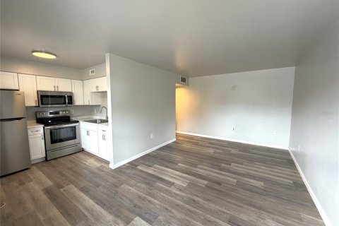 Condominio en venta en Gainesville, Florida, 1 dormitorio, 50.17 m2 № 2238719 - foto 3