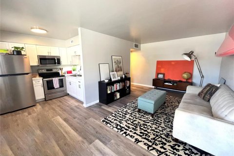 Condominio en venta en Gainesville, Florida, 1 dormitorio, 50.17 m2 № 2238719 - foto 2