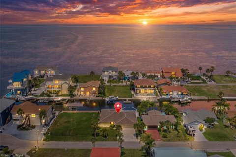 Casa en venta en Hudson, Florida, 3 dormitorios, 197.05 m2 № 2200515 - foto 4