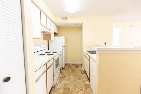 Condo in Kissimmee, Florida, 2 bedrooms  № 1847863 - photo 11