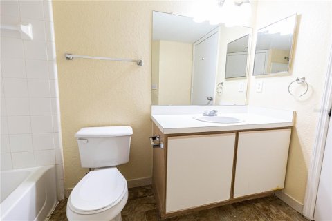 Condo in Kissimmee, Florida, 2 bedrooms  № 1847863 - photo 9