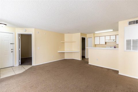 Condo in Kissimmee, Florida, 2 bedrooms  № 1847863 - photo 6