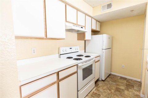 Condo in Kissimmee, Florida, 2 bedrooms  № 1847863 - photo 12
