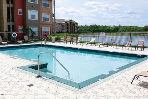 Condo in Kissimmee, Florida, 2 bedrooms  № 1847863 - photo 17