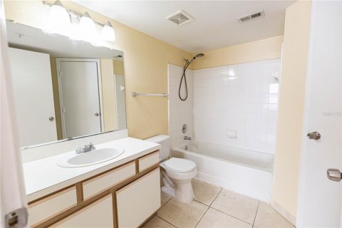 Condo in Kissimmee, Florida, 2 bedrooms  № 1847863 - photo 15