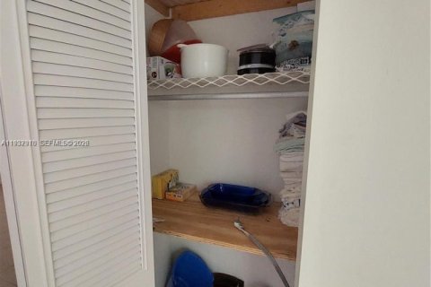 Снять в аренду кондоминиум в Помпано-Бич, Флорида 1 спальня, 62.71м2, № 1995676 - фото 18