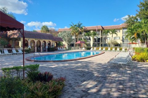 Снять в аренду кондоминиум в Помпано-Бич, Флорида 1 спальня, 62.71м2, № 1995676 - фото 5