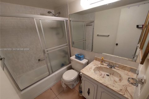 Снять в аренду кондоминиум в Помпано-Бич, Флорида 1 спальня, 62.71м2, № 1995676 - фото 15