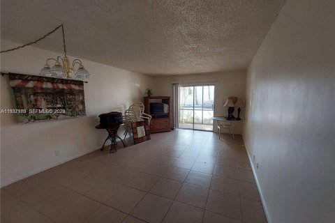 Снять в аренду кондоминиум в Помпано-Бич, Флорида 1 спальня, 62.71м2, № 1995676 - фото 12