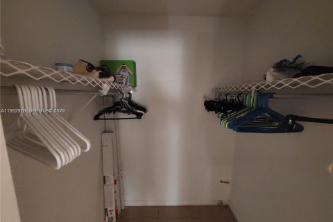 Снять в аренду кондоминиум в Помпано-Бич, Флорида 1 спальня, 62.71м2, № 1995676 - фото 19