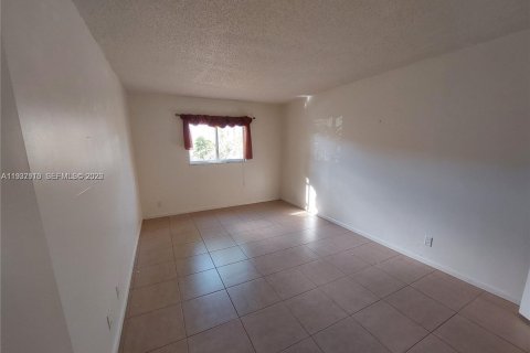 Снять в аренду кондоминиум в Помпано-Бич, Флорида 1 спальня, 62.71м2, № 1995676 - фото 14