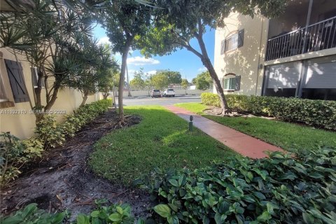 Кондоминиум с 1 спальней в Помпано-Бич, Флорида № 1995676