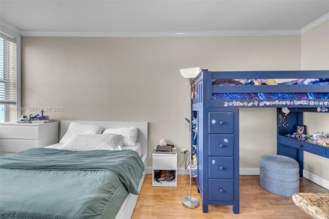 Condo in Coral Gables, Florida № 2076234 - photo 9