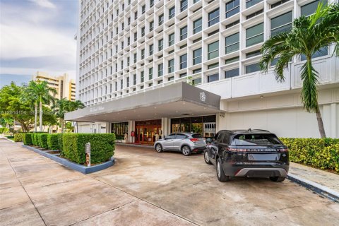 Condo in Coral Gables, Florida № 2076234 - photo 18