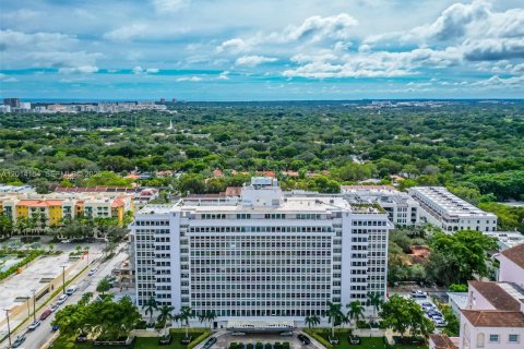Condo in Coral Gables, Florida № 2076234 - photo 19
