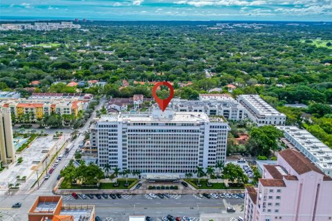 Condo in Coral Gables, Florida № 2076234 - photo 24