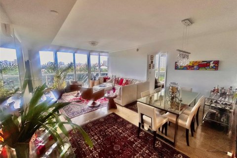 Copropriété à vendre à Sunny Isles Beach, Floride: 2 chambres, 120.87 m2 № 1936293 - photo 2