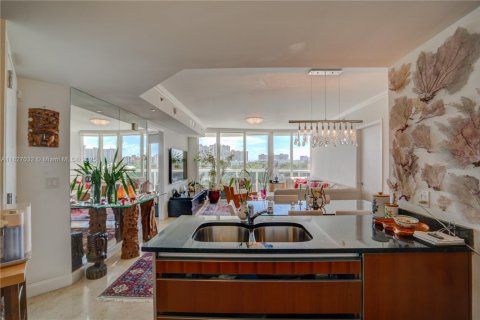 Copropriété à vendre à Sunny Isles Beach, Floride: 2 chambres, 120.87 m2 № 1936293 - photo 4