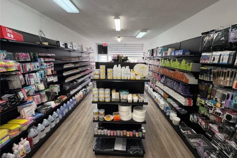 Immobilier commercial à vendre à Miami, Floride № 2004772 - photo 13