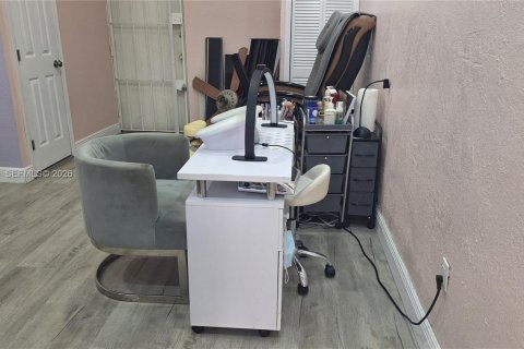 Immobilier commercial à vendre à Miami, Floride № 2004772 - photo 16