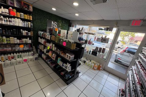 Immobilier commercial à vendre à Miami, Floride № 2004772 - photo 4