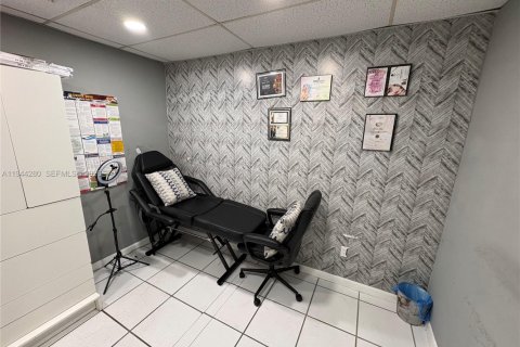 Immobilier commercial à vendre à Miami, Floride № 2004772 - photo 7