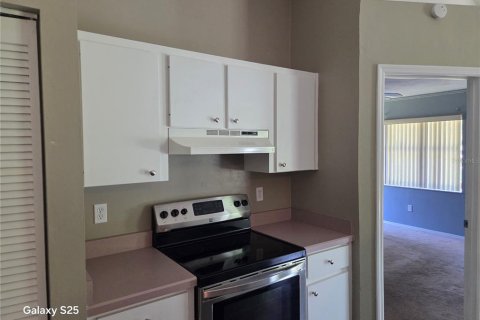 House in Edgewater, Florida 3 bedrooms, 115.94 sq.m. № 2238156 - photo 5