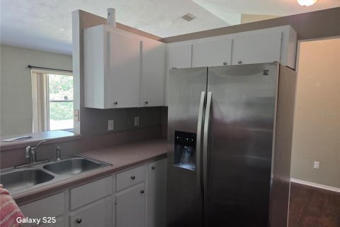 House in Edgewater, Florida 3 bedrooms, 115.94 sq.m. № 2238156 - photo 6