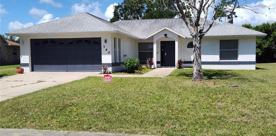 House in Edgewater, Florida 3 bedrooms, 115.94 sq.m. № 2238156