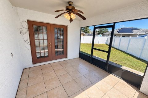 Villa ou maison à louer à Poinciana, Floride: 2 chambres, 93.65 m2 № 2431677 - photo 7