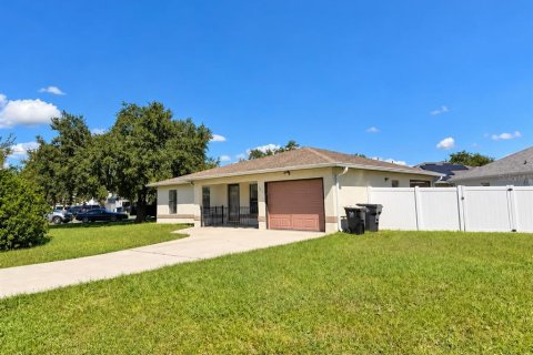 Villa ou maison à louer à Poinciana, Floride: 2 chambres, 93.65 m2 № 2431677 - photo 2