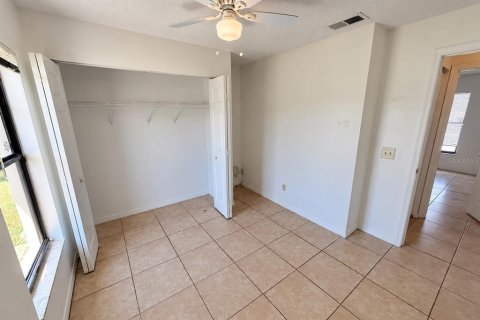 Villa ou maison à louer à Poinciana, Floride: 2 chambres, 93.65 m2 № 2431677 - photo 23
