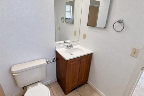 Villa ou maison à louer à Poinciana, Floride: 2 chambres, 93.65 m2 № 2431677 - photo 18
